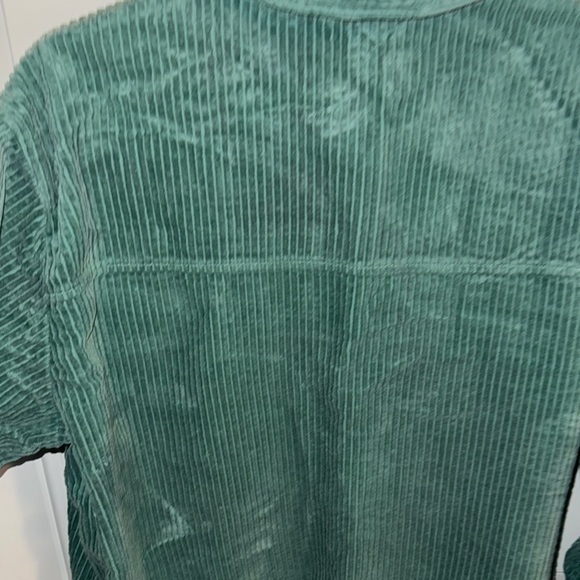 Dividend-Green Corduroy Button-Up Shirt size Medium - Picture 11 of 15